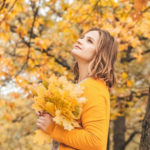 Belleza: ¿cómo fortalecer las uñas y el cabello en otoño?