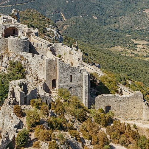 Descubra los castillos cátaros