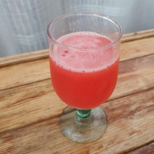 El jugo de sandía con rosa: una receta contra el desperdicio