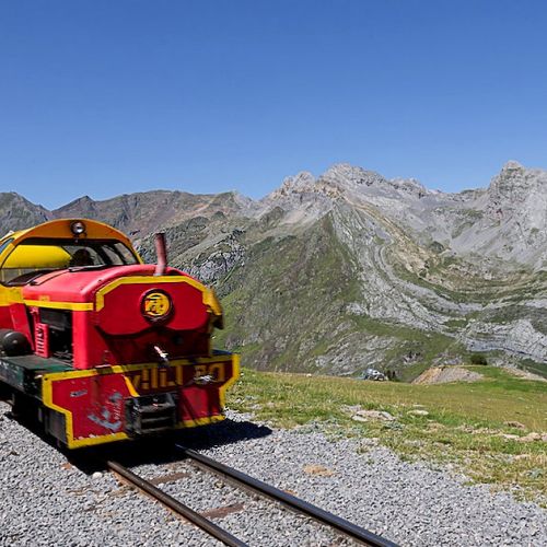 El trenecito de Artouste: embarcarse en un viaje vertiginoso por los Pirineos