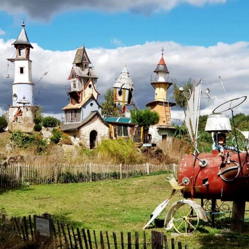 El Universo del poeta chatarrero: un paseo insólito en Morbihan