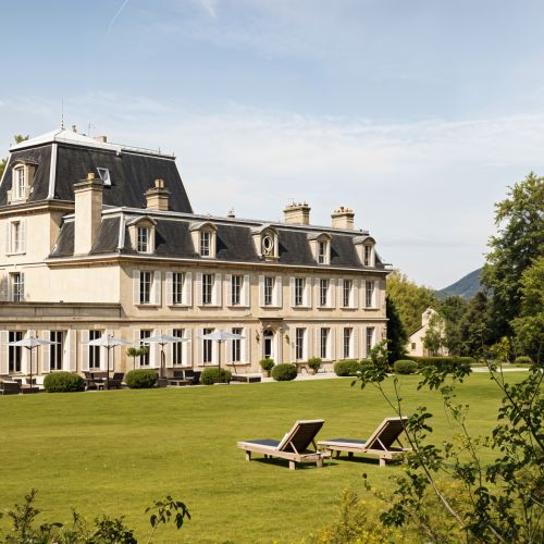 Elegir su hotel de lujo con piscina en Normandía: ¡rumbo al Château La Chenevière!