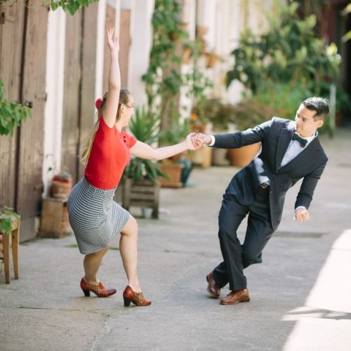 En línea o en persona, disfruta de los beneficios de las clases de baile