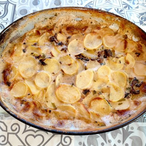 Gratinado de patatas y champiñones: una receta fácil