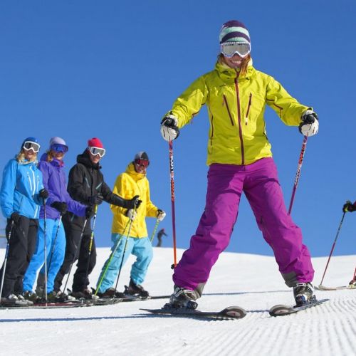 Ir a esquiar con amigos: 5 estaciones de esquí en Francia