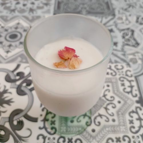 Lassi de rosa: una bebida india muy fácil