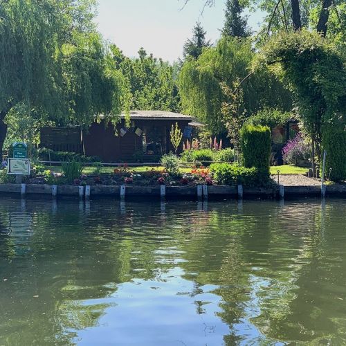 Los Hortillonnages de Amiens: jardines flotantes sobre el agua.