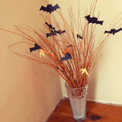 Manualidad de Halloween: hacer un árbol de murciélagos