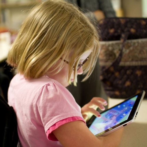 Niños: 5 reglas para un buen uso de la tableta