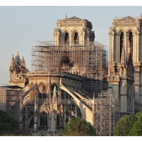 Notre-Dame de París: una exposición gratuita bajo la plaza de la catedral