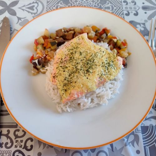 Papillote de salmón con leche de coco: una receta equilibrada