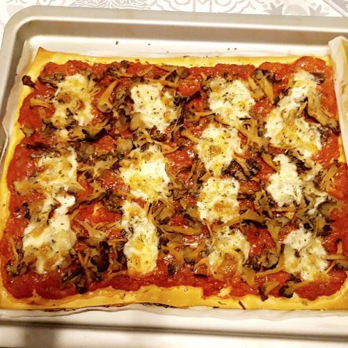 Pizza del bosque con rebozuelos: una receta de otoño