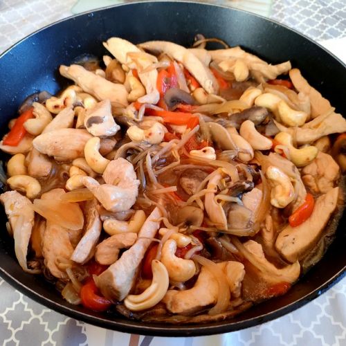 Pollo con anacardos: una receta china