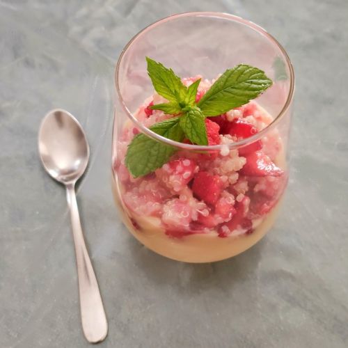 Quinoa con fruta: un postre fresco