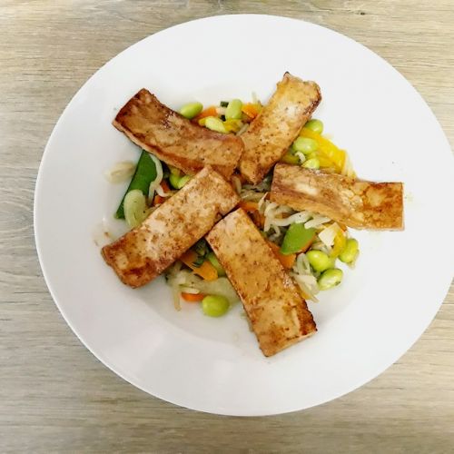 Tofu marinado con salsa de soja: una receta fácil