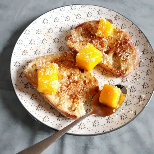 Torrijas con leche de coco y mango: una receta fácil